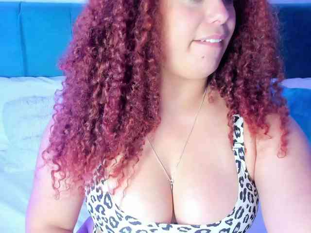 ninna-curly webcam