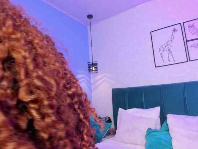 ninna-curly webcam