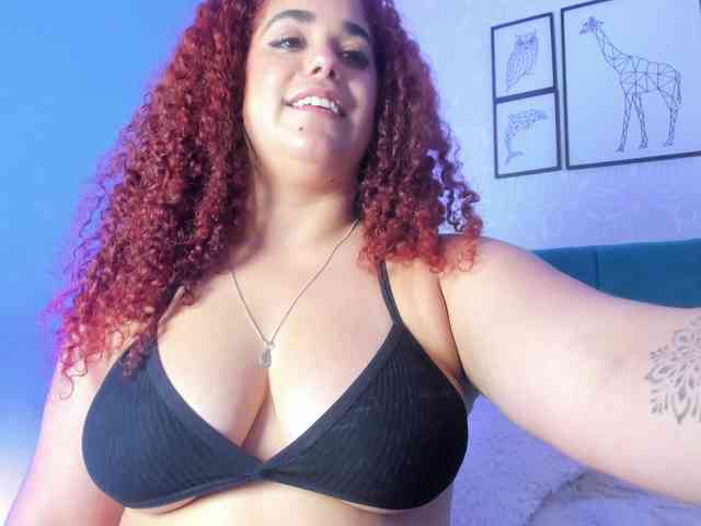 ninna-curly webcam