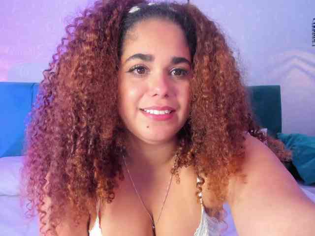 ninna-curly webcam