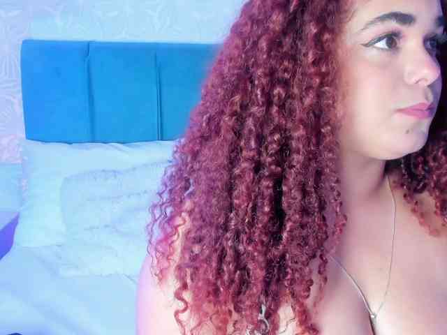 ninna-curly webcam
