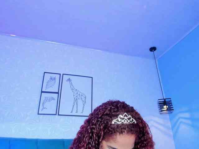 ninna-curly webcam