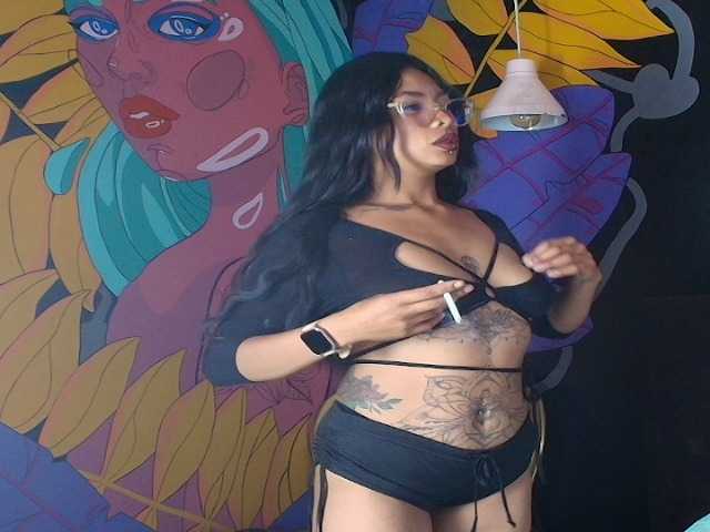 Yayiittha's BongaCams show and profile