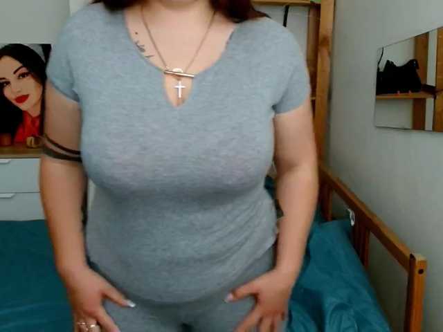 Leilabeayte24's BongaCams show and profile