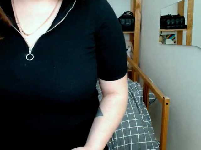 Leilabeayte24's BongaCams show and profile