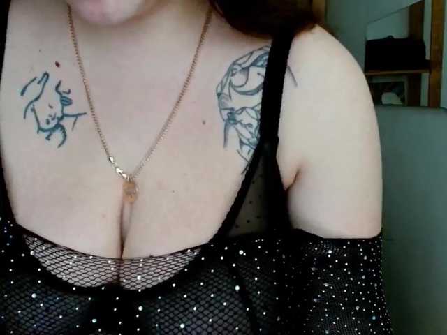 Leilabeayte24's BongaCams show and profile