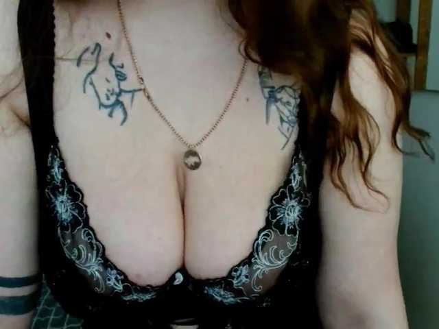 Leilabeayte24's BongaCams show and profile