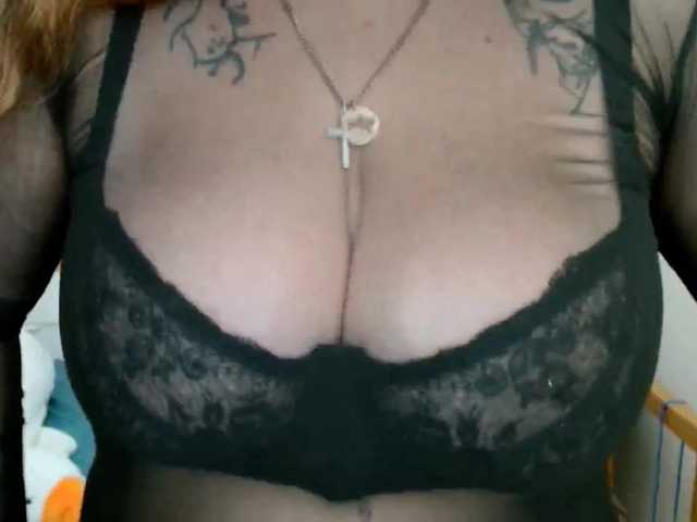 Leilabeayte24's BongaCams show and profile