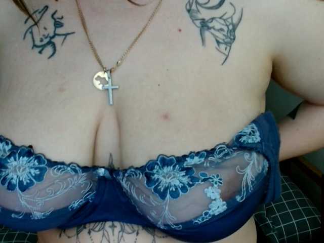 Leilabeayte24's BongaCams show and profile