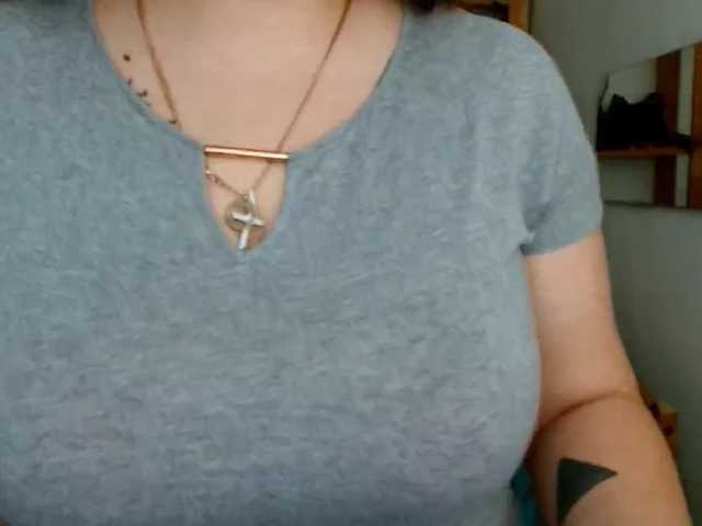 Leilabeayte24's BongaCams show and profile