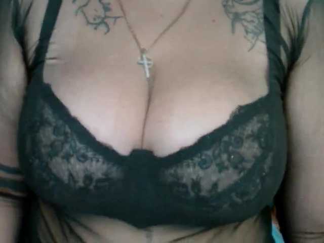 Leilabeayte24's BongaCams show and profile