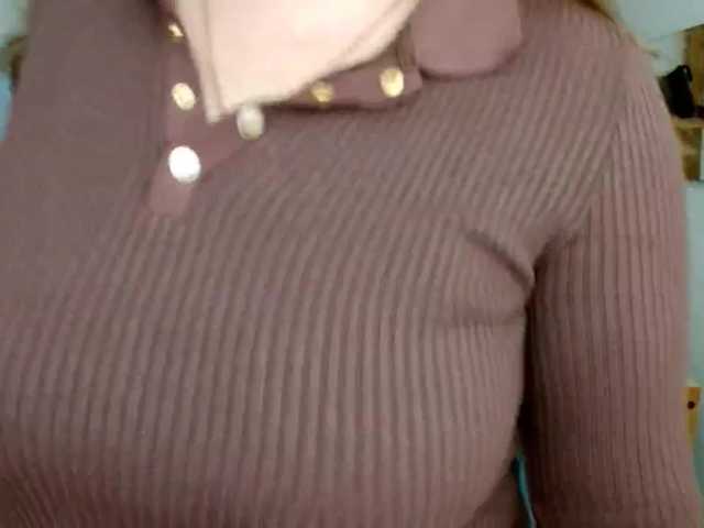 Leilabeayte24's BongaCams show and profile