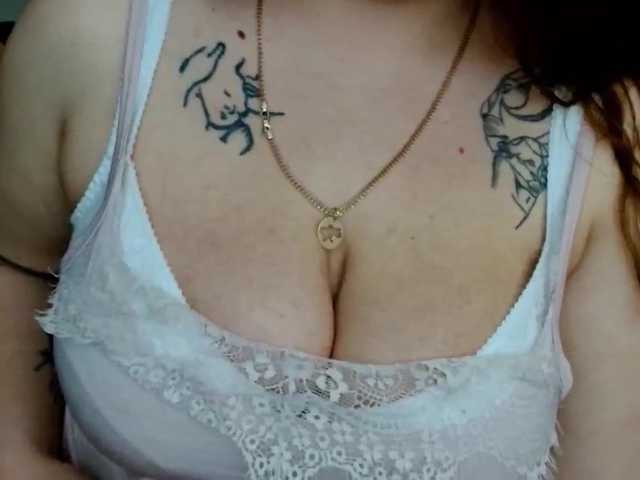 Leilabeayte24's BongaCams show and profile