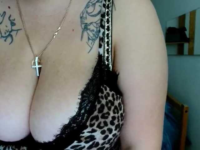 Leilabeayte24's BongaCams show and profile