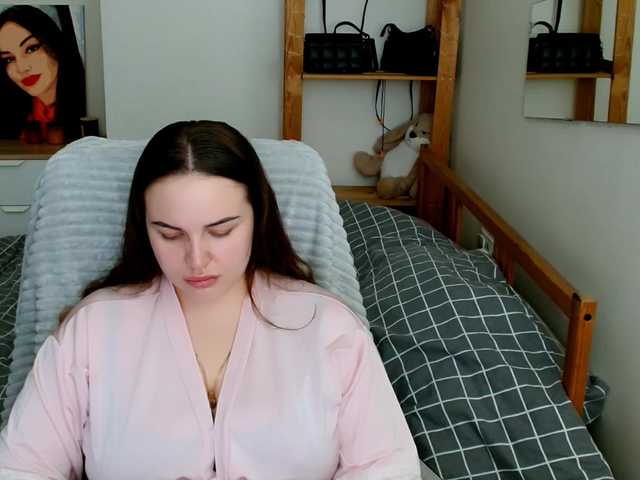 Leilabeayte24's BongaCams show and profile