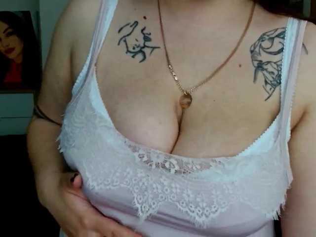 Leilabeayte24's BongaCams show and profile