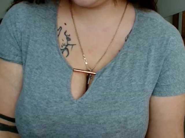 Leilabeayte24's BongaCams show and profile