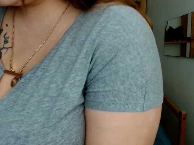 Leilabeayte24's BongaCams show and profile