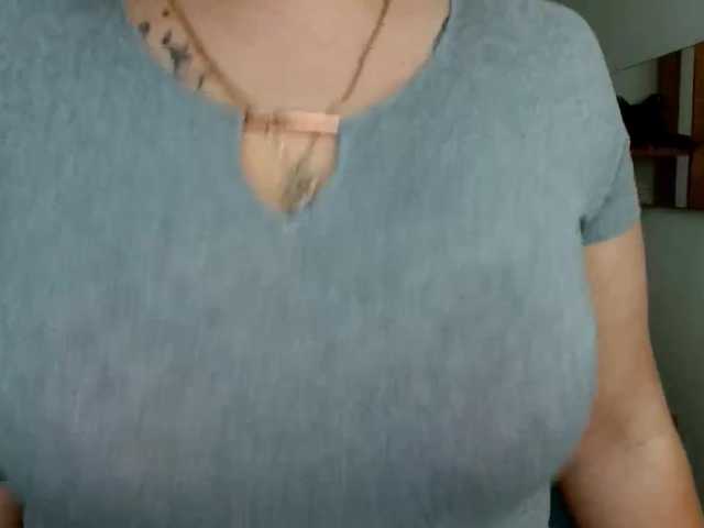 Leilabeayte24's BongaCams show and profile