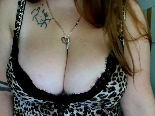 Leilabeayte24's BongaCams show and profile