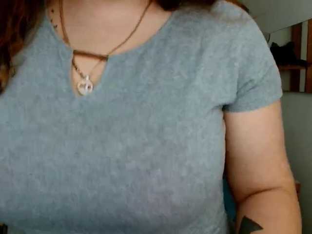 Leilabeayte24's BongaCams show and profile