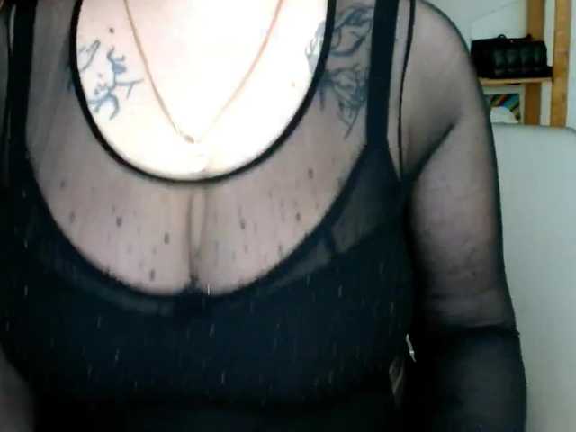 Leilabeayte24's BongaCams show and profile