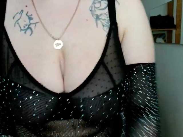 Leilabeayte24 live cam profile