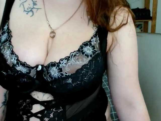 Leilabeayte24's BongaCams show and profile