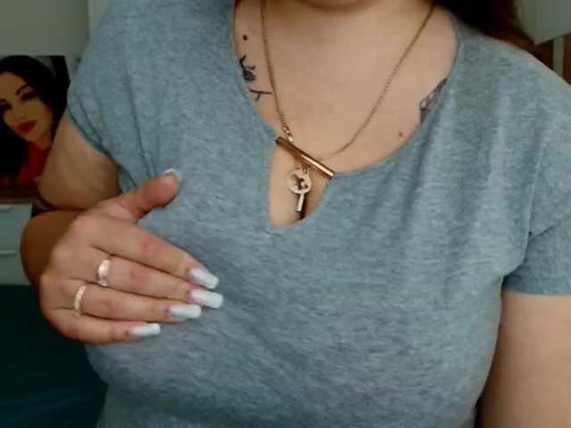 Leilabeayte24's BongaCams show and profile