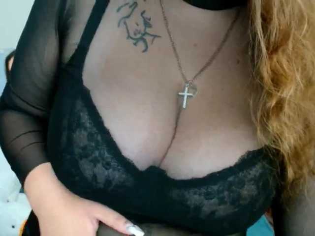 Leilabeayte24's BongaCams show and profile