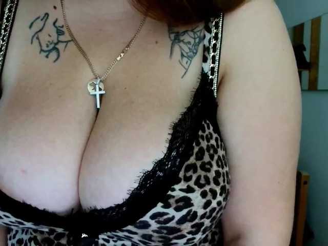 Leilabeayte24's BongaCams show and profile