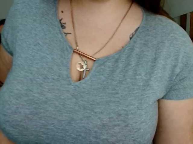 Leilabeayte24's BongaCams show and profile