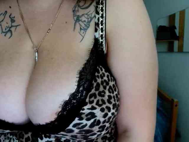 Leilabeayte24 webcam