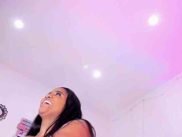 ElsieMorriss Live Webcam on BongaCams