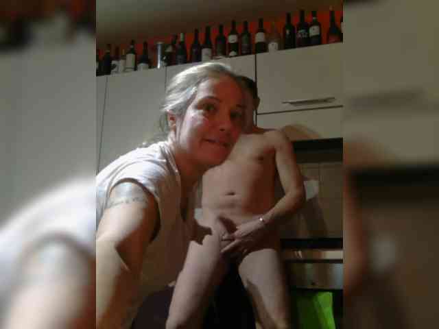 DarkAngel22-WhiteDevil69 webcam