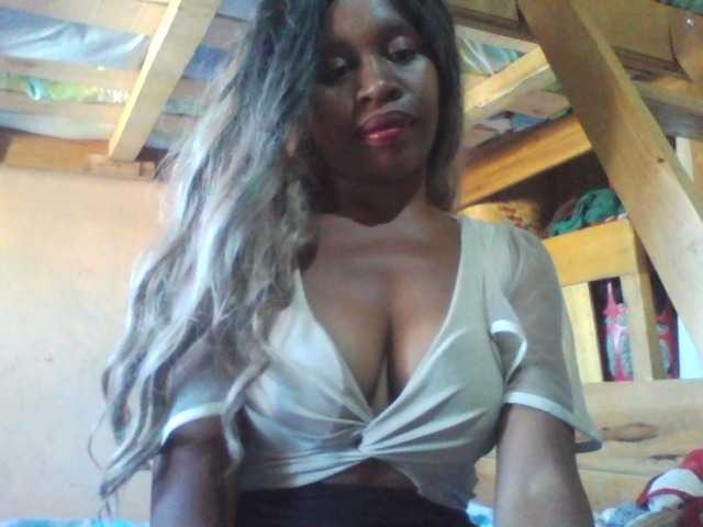 KarlaLuv's BongaCams show and profile