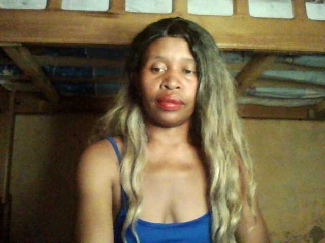 KarlaLuv's BongaCams show and profile