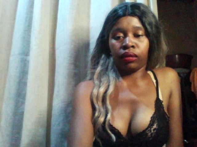 KarlaLuv's BongaCams show and profile