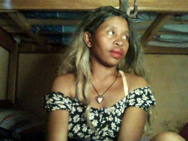 KarlaLuv's BongaCams show and profile