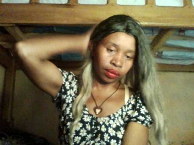 KarlaLuv's BongaCams show and profile