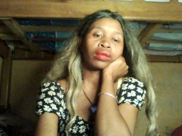 KarlaLuv's BongaCams show and profile