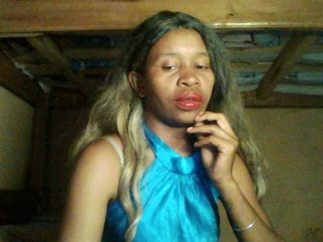 KarlaLuv's BongaCams show and profile