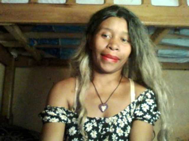 KarlaLuv's BongaCams show and profile