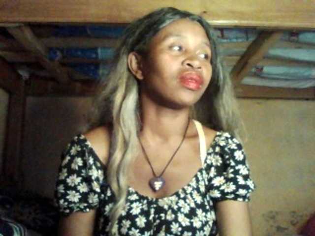 KarlaLuv's BongaCams show and profile