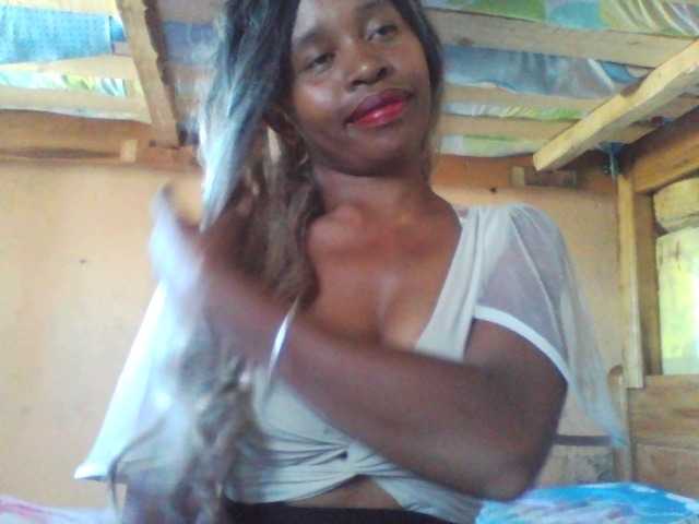 KarlaLuv's BongaCams show and profile