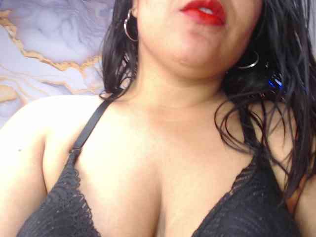 madeleinhot303av webcam