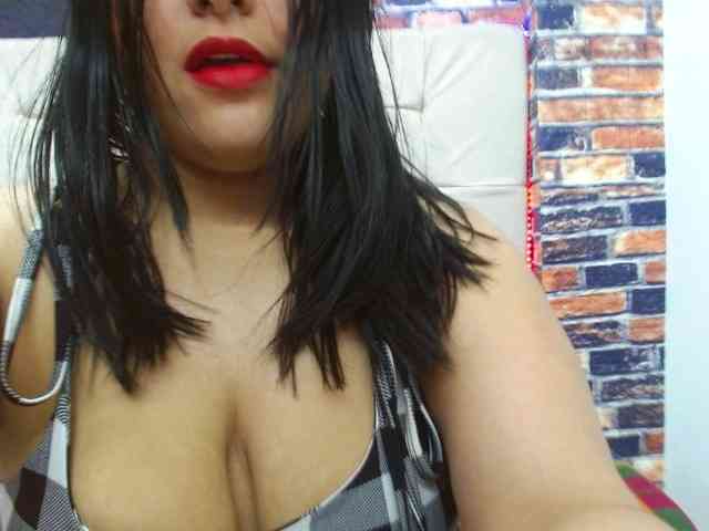 madeleinhot303av webcam