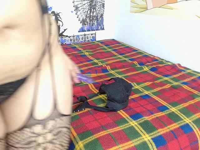 madeleinhot303av webcam