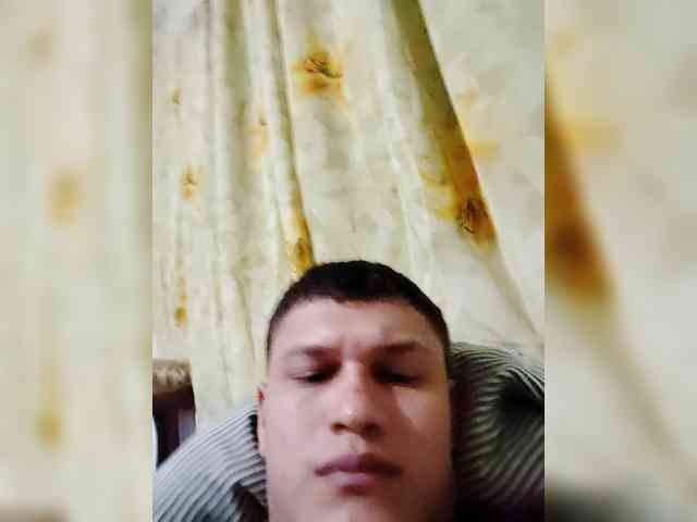 IsaacDavid Live Webcam on BongaCams