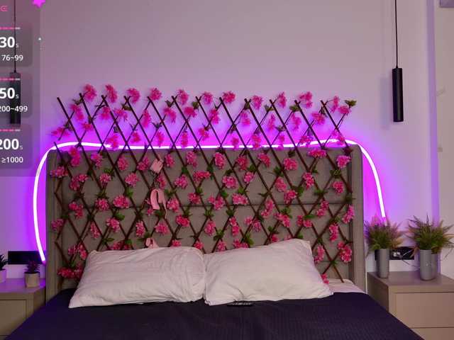 Lunessa's BongaCams show and profile